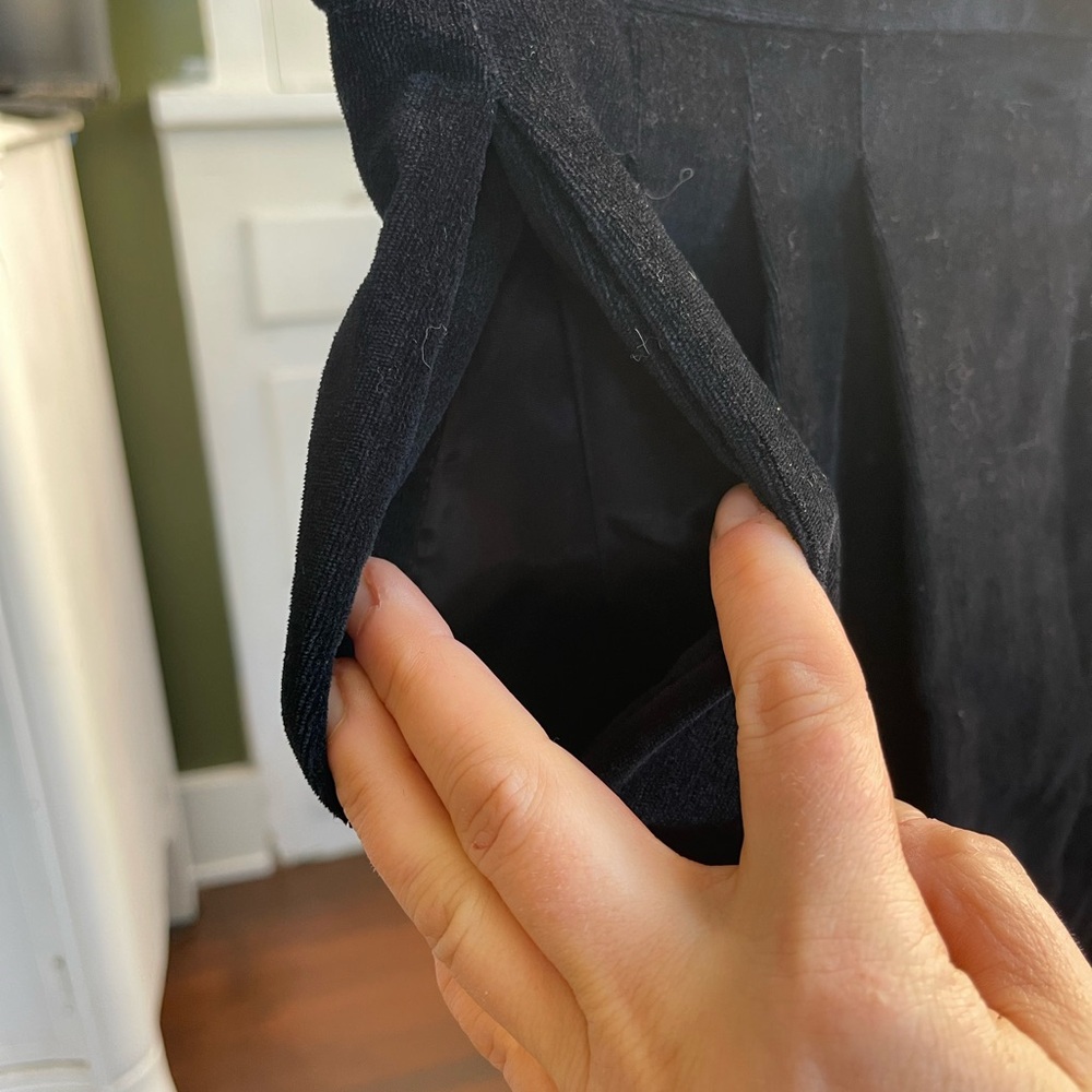 Vintage velvet skirt with front pleats and pockets - Picture 6 of 6